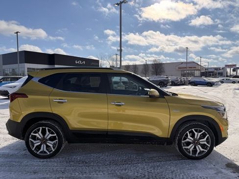 Used 2021 Kia Seltos SX w/ SX Sunroof Package image 10