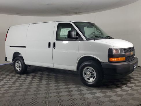 New 2026 Chevrolet Express 2500 w/ Driver Convenience Package image 3