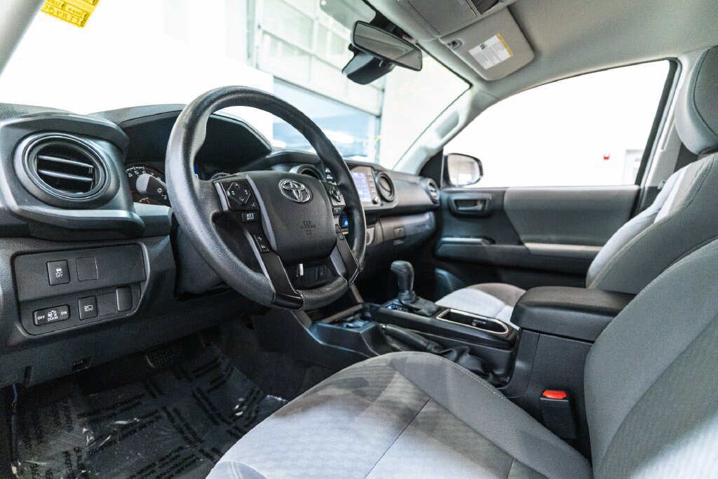 Used 2023 Toyota Tacoma SR AWD/4WD image 4