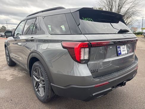 New 2026 Ford Explorer ST-Line w/ ST-Line Street Pack image 7