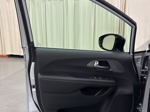 New 2026 Chrysler Voyager LX image 16