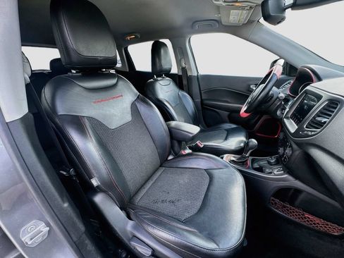 Used 2019 Jeep Compass Trailhawk AWD/4WD image 32