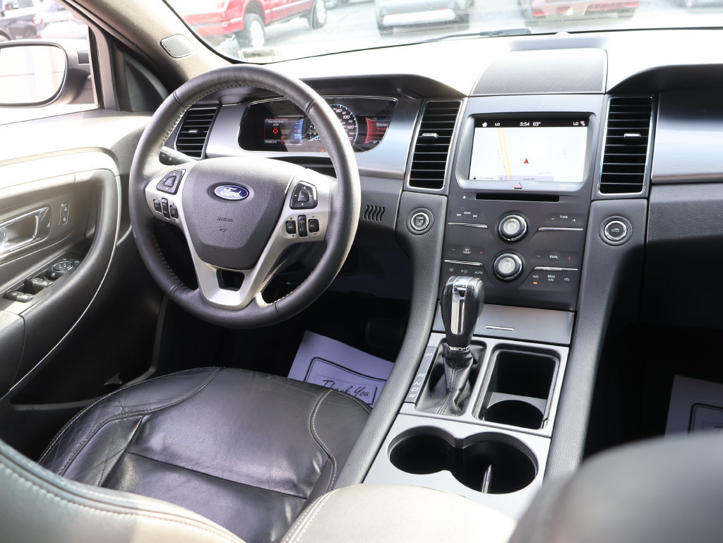 Used 2018 Ford Taurus SEL w/ Equipment Group 201A FWD image 12