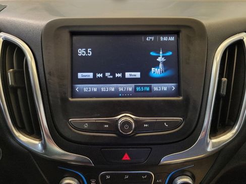 Used 2018 Chevrolet Equinox LT FWD image 25
