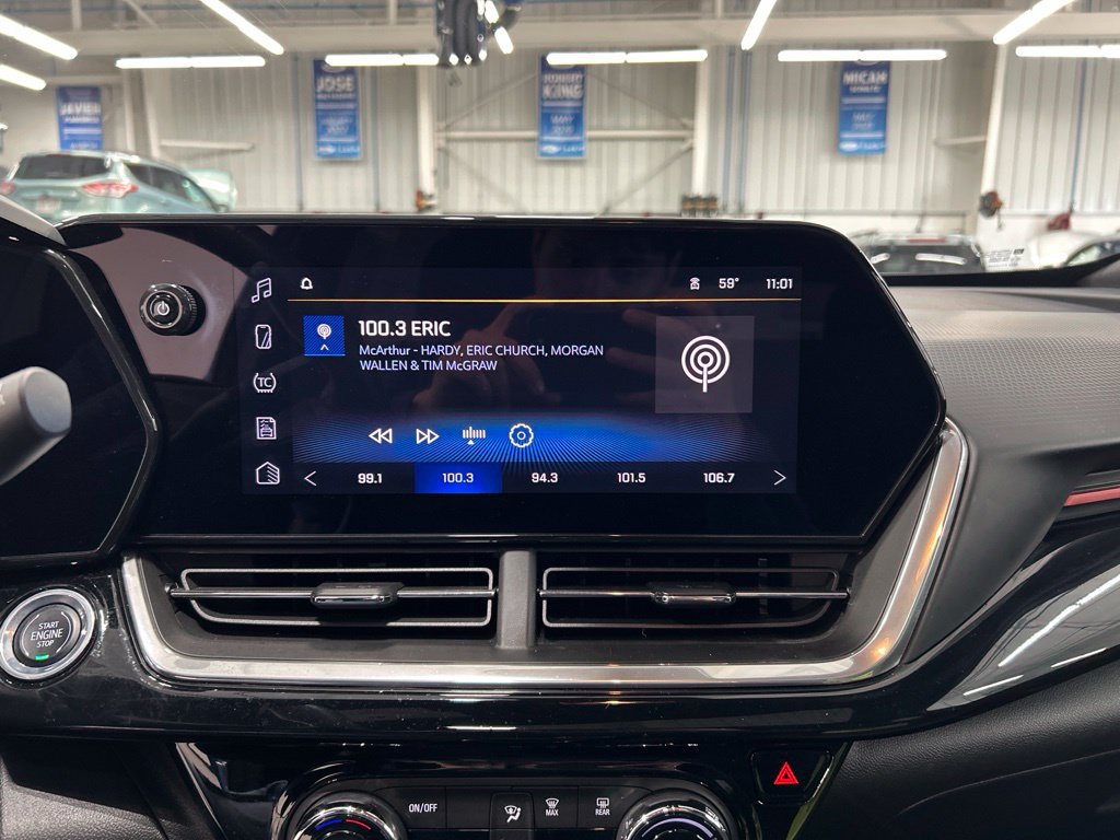 Used 2024 Chevrolet Trax RS w/ Sunroof Package FWD image 20