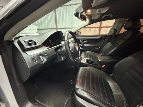 Used 2011 Volkswagen CC Sport image 8