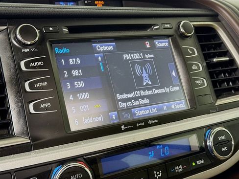 Used 2018 Toyota Highlander Limited image 14