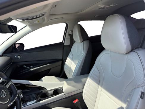 Used 2021 Hyundai Elantra Limited FWD image 10