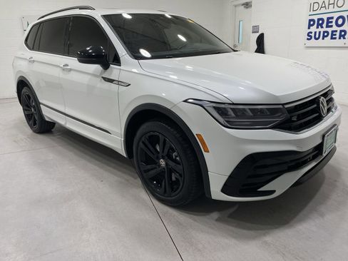 Used 2023 Volkswagen Tiguan SE R-Line FWD image 2