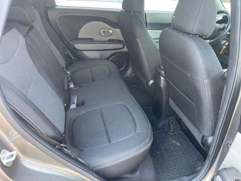 Used 2019 Kia Soul + image 8