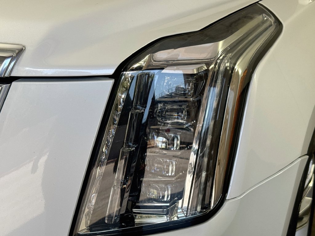 Used 2019 Cadillac Escalade ESV Platinum RWD image 40