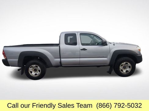 Used 2015 Toyota Tacoma 4x4 Access Cab w/ Convenience Package image 7