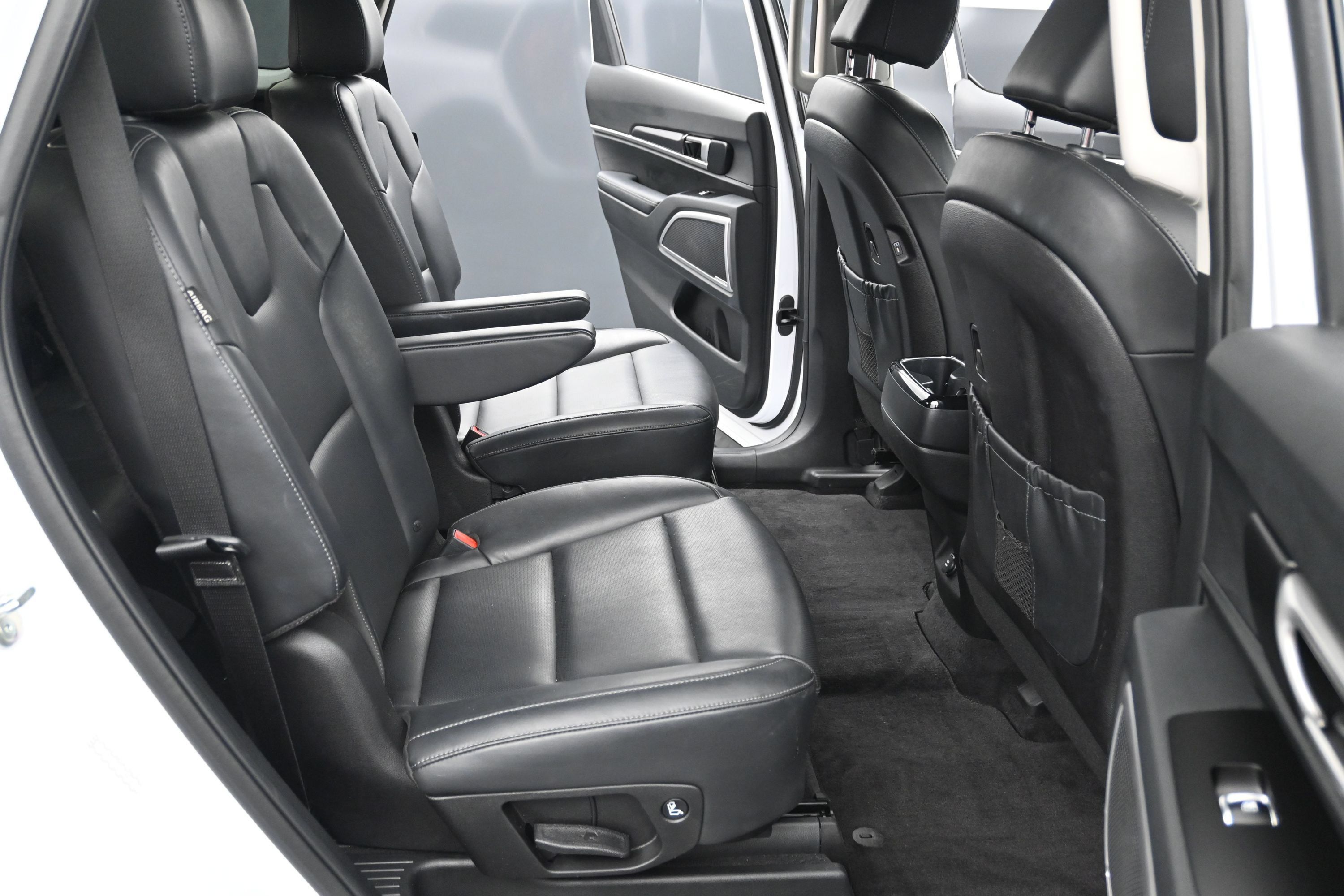 Used 2025 Kia Telluride S FWD image 26