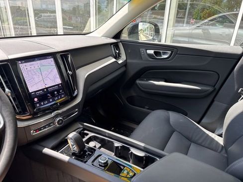 Certified 2025 Volvo XC60 B5 Plus AWD/4WD image 21