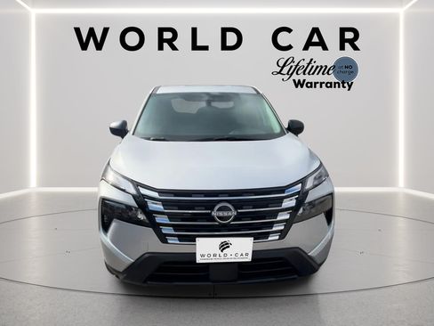 Used 2025 Nissan Rogue S FWD image 8