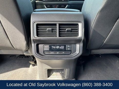 Used 2025 Volkswagen Atlas SE AWD/4WD image 13