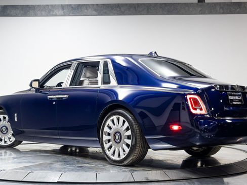 Used 2021 Rolls-Royce Phantom Sedan RWD image 73
