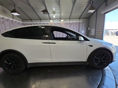 Used 2022 Tesla Model X Plaid AWD/4WD image 9