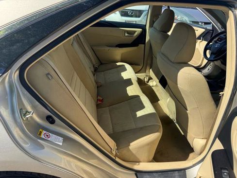 Used 2017 Toyota Camry LE image 11