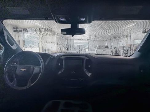 Used 2020 Chevrolet Silverado 1500 Custom w/ Custom Value Package AWD/4WD image 10