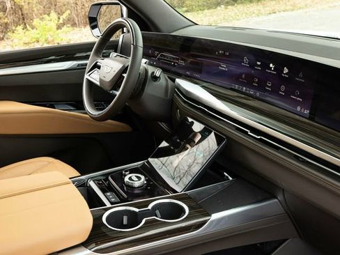 Used 2026 Cadillac Escalade Luxury w/ Touring Package image 83