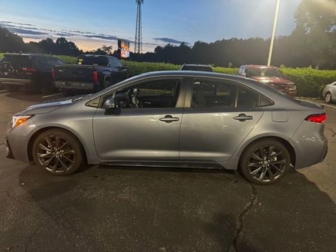 Used 2025 Toyota Corolla SE FWD image 8