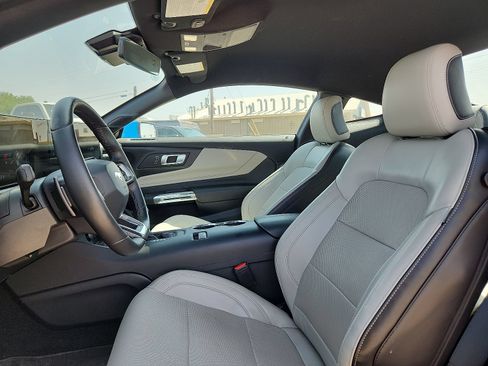 Used 2024 Ford Mustang GT Premium RWD image 9