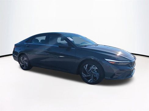New 2026 Hyundai Elantra Limited image 2