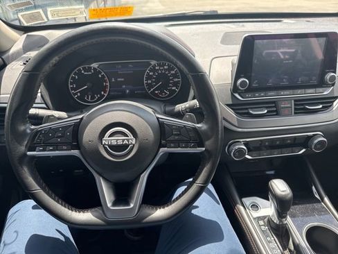 Used 2024 Nissan Altima 2.5 SR image 10
