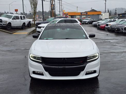 Used 2017 Dodge Charger R/T w/ Plus Group RWD image 2
