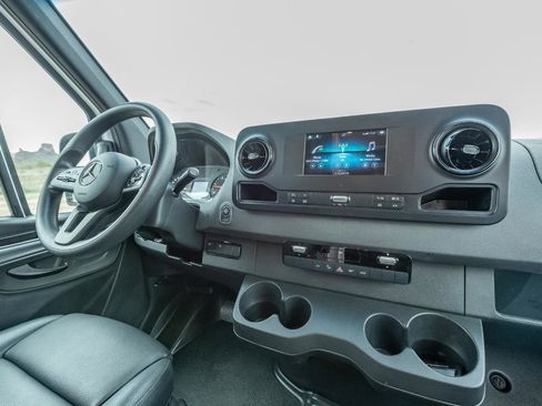 Used 2019 Mercedes-Benz Sprinter 4x4 144 image 46