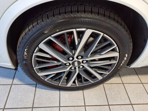 Used 2023 Cadillac XT6 Sport w/ Platinum Package AWD/4WD image 5