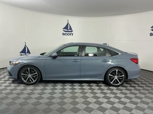 Used 2022 Honda Civic Touring image 4