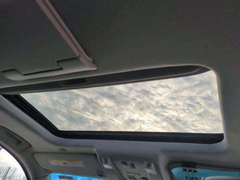 Used 2019 Cadillac Escalade ESV Luxury image 24