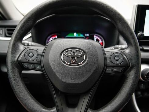 Used 2025 Toyota RAV4 XLE AWD/4WD image 9
