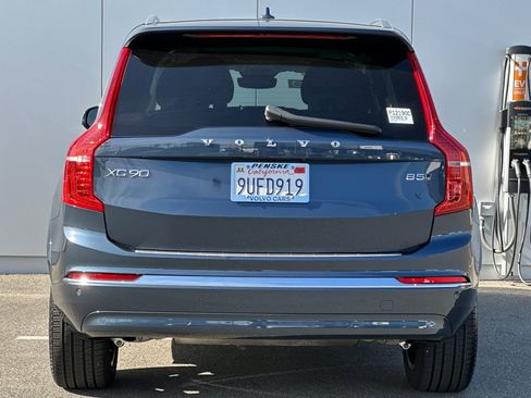 Certified 2025 Volvo XC90 B5 Core w/ Protection Package Premier image 4