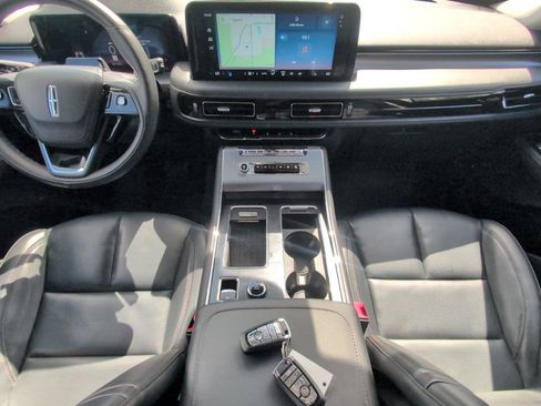 Used 2025 Lincoln Aviator AWD image 33