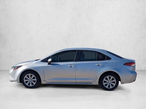 Used 2020 Toyota Corolla LE image 5