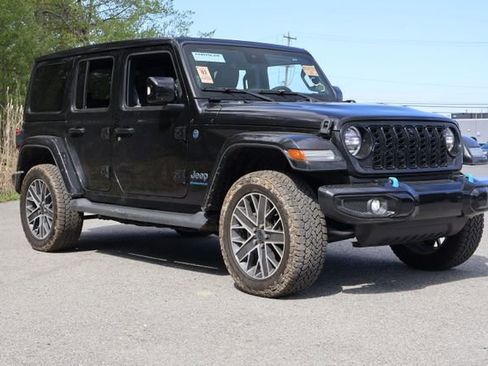 Used 2024 Jeep Wrangler High Altitude AWD/4WD image 8