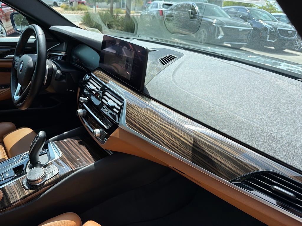 Used 2021 BMW 530i w/ Premium Package RWD image 37