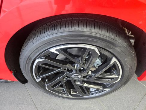 New 2026 Nissan Sentra SR w/ SR Premium Package FWD image 7