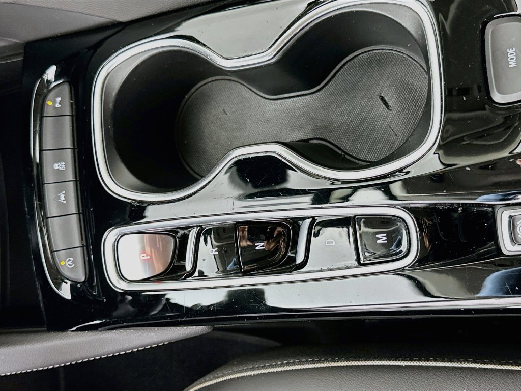 Used 2023 Buick Envision Essence FWD image 16