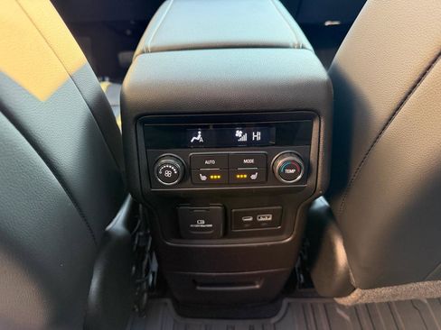 Used 2023 GMC Acadia Denali w/ Denali Ultimate Package image 21