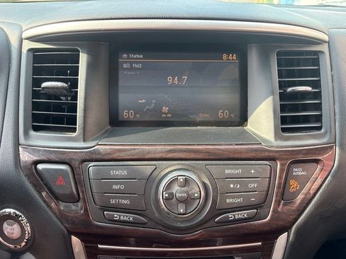 Used 2014 Nissan Pathfinder SL w/ SL Premium Package AWD/4WD image 18