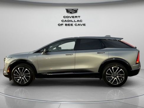 Certified 2025 Cadillac Optiq Sport 2 w/ LPO, Floor Liner Package image 5