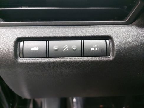 Used 2024 Nissan Altima 2.5 SV image 25