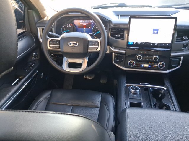 Used 2024 Ford Expedition XLT RWD image 7