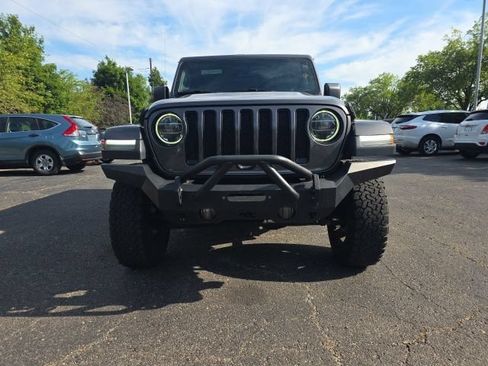 Used 2020 Jeep Wrangler Unlimited Sahara AWD/4WD image 2