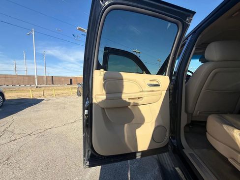 Used 2012 Cadillac Escalade ESV Premium image 10