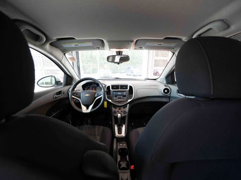 Used 2020 Chevrolet Sonic LT image 19